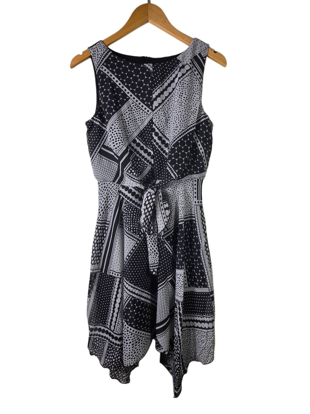 Stella & Julie Black White Geometric Sleeveless Dress Size 6